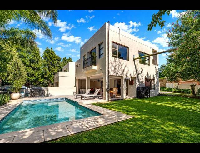 5 BEDROOM HOUSE FOR SALE IN FOURWAYS GARDENS